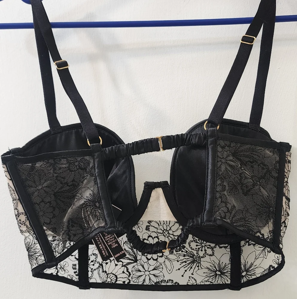 Elegant Black Lace Bustier‎